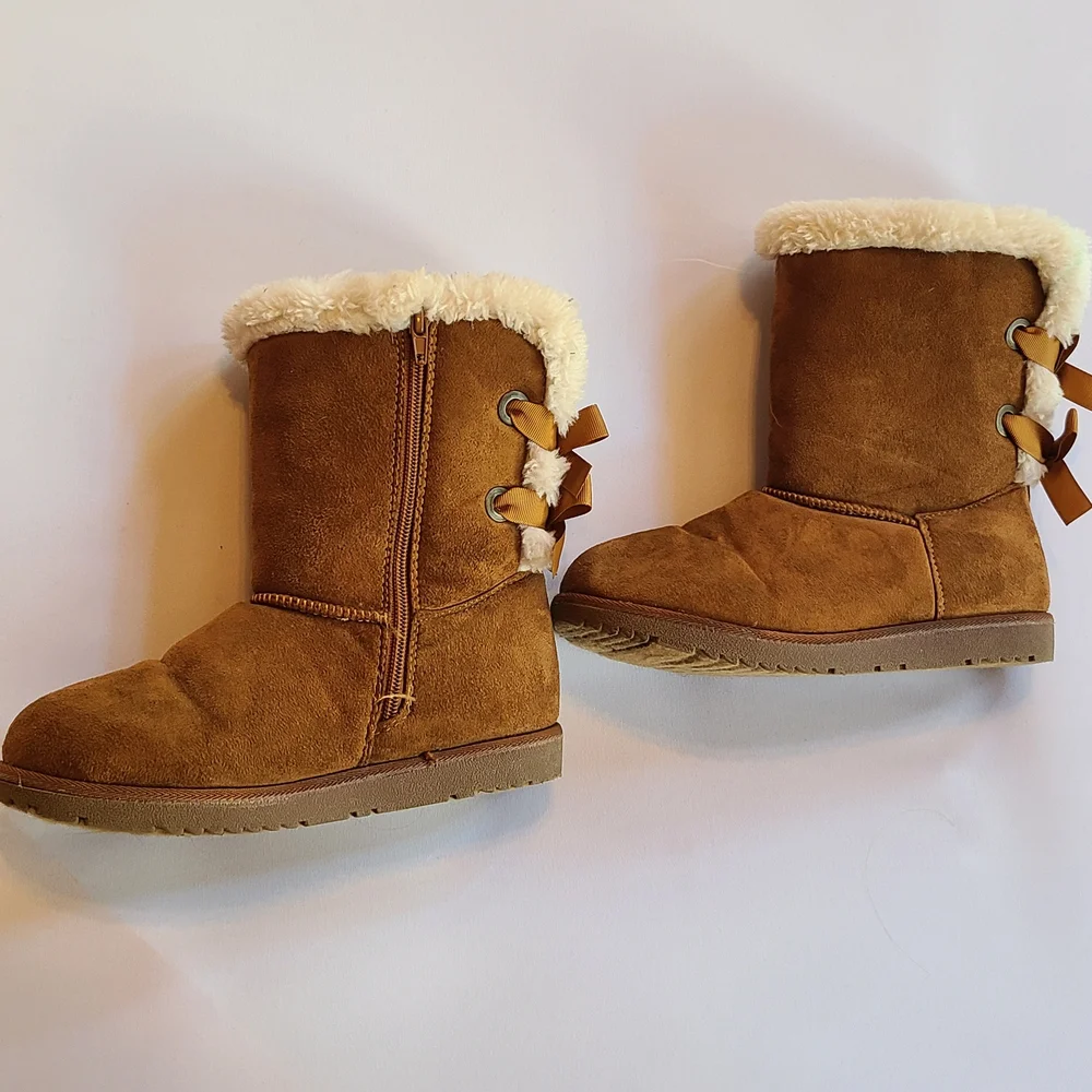 Hot Tomato Brown Shearling-Lined Kids Boots Size 4